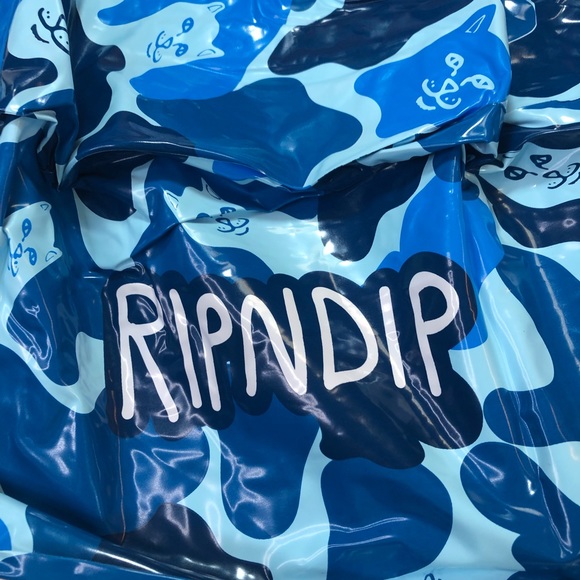 RipNDip Blue Camo Inflatable Beach Ball Toy - Picture 4 of 4